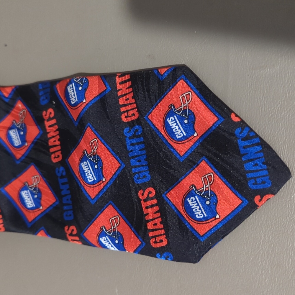 NFL New York Giants Silk Neck Tie made in USA